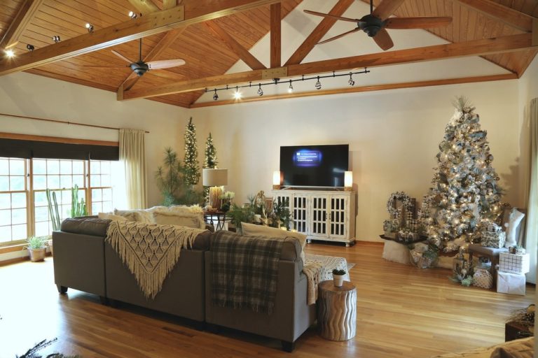Modern Farmhouse Christmas Home Tour